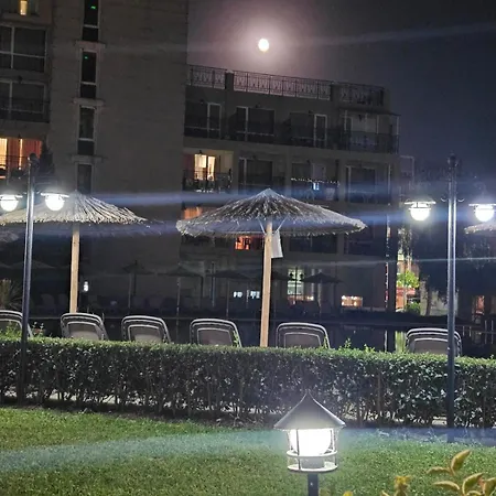 Διαμέρισμα Festa първа линия Πομόριε